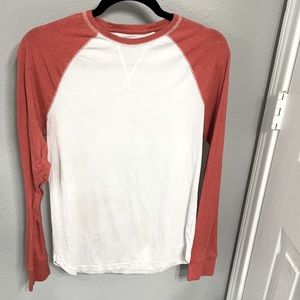 Men’s baseball tee. Size small. White and red